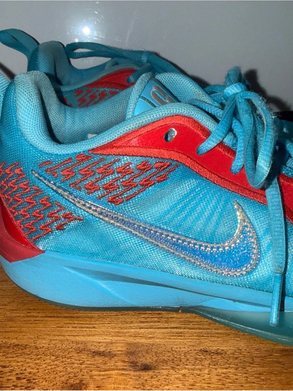 Nike Kids Low-Top Sneakers in Turquoise and Red with White Swoosh